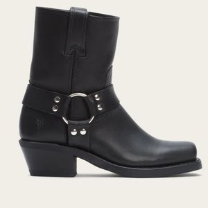 FRYE harness 8R square toed leather boots